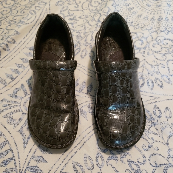 Nurse clogs - Picture 1 of 4